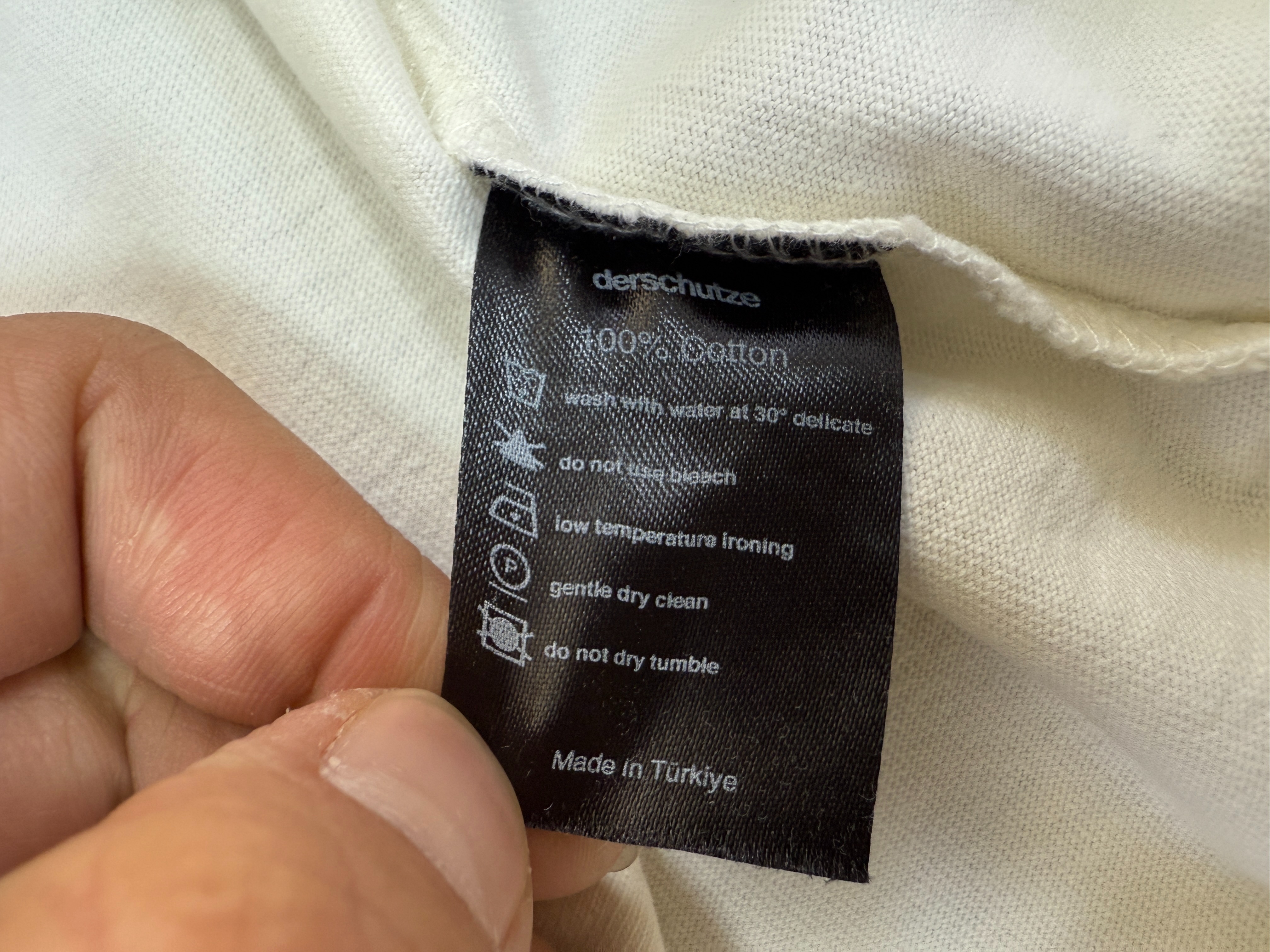 der white shirt - Image 7