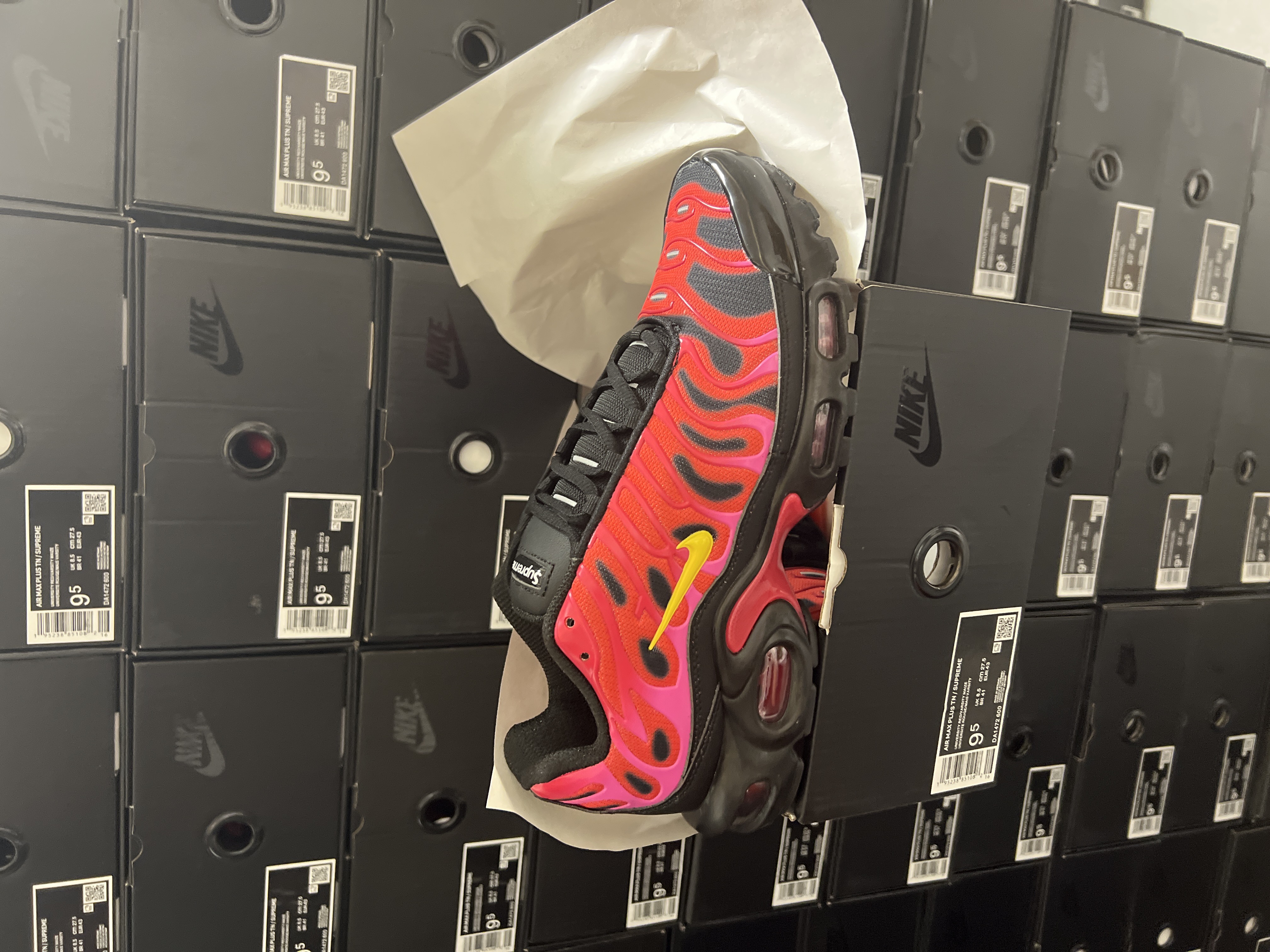 SUP x TN RED - Image 4