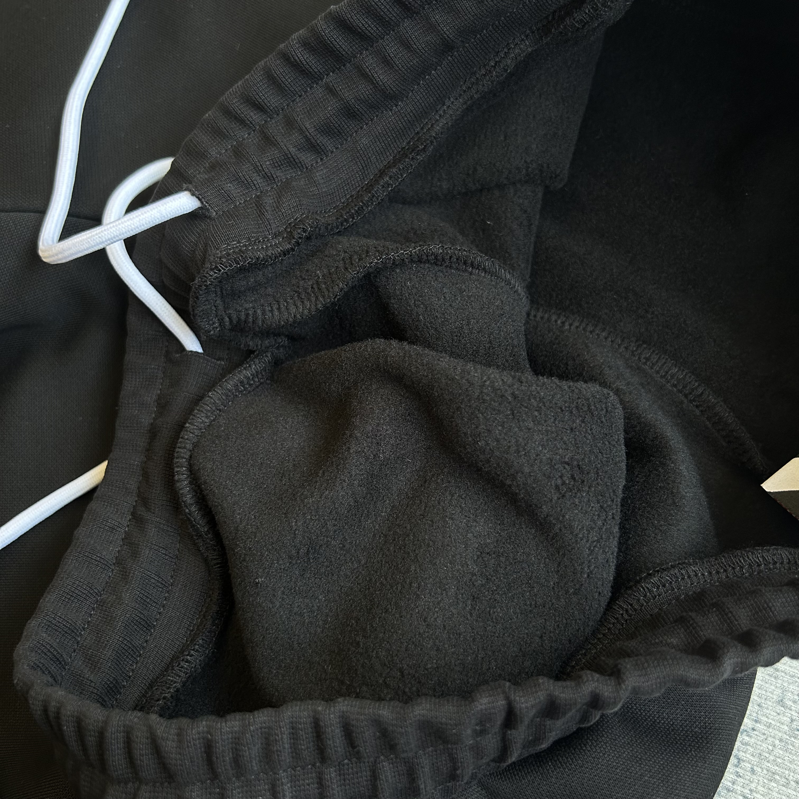Me*tra tracky shorts - Image 8