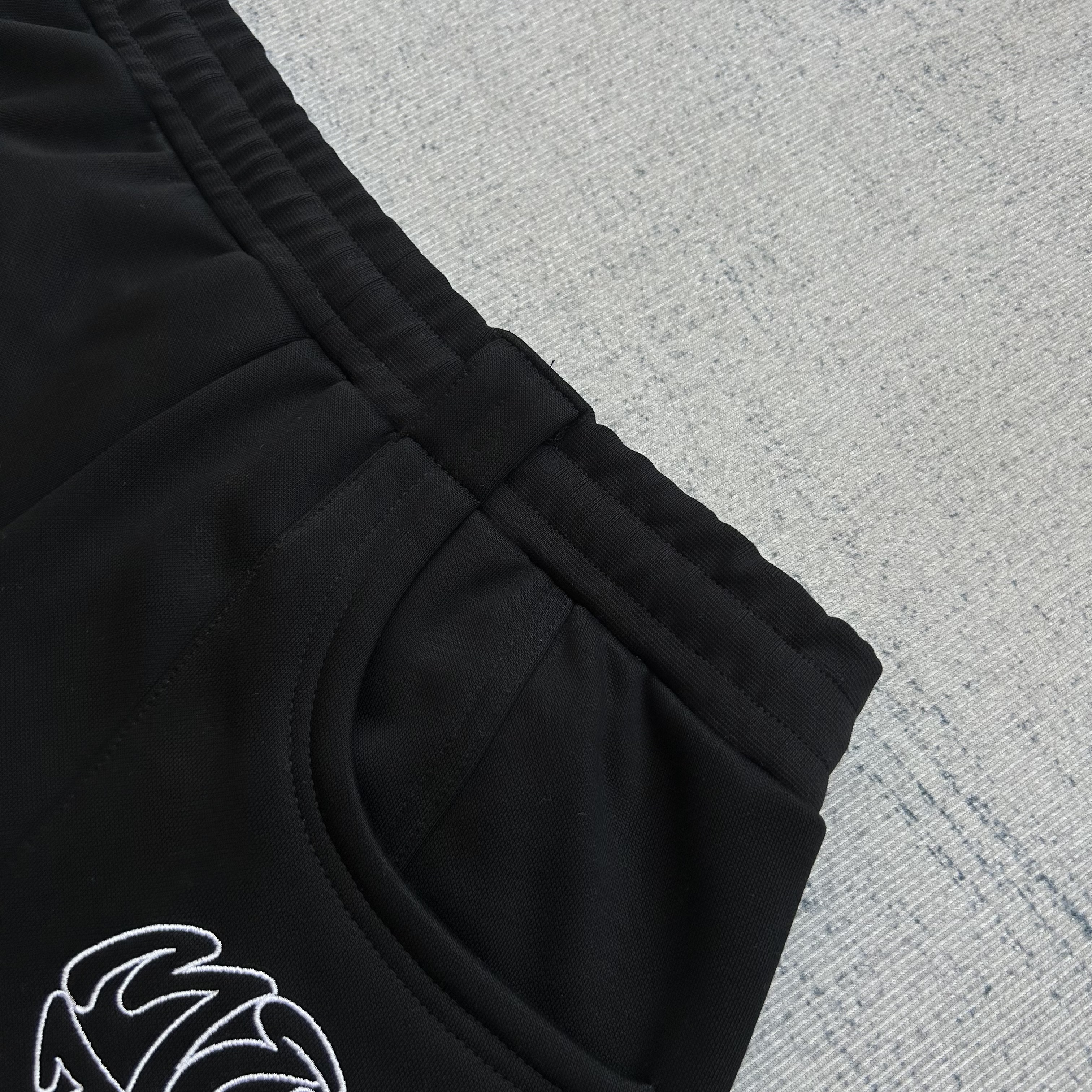 Me*tra tracky shorts - Image 11