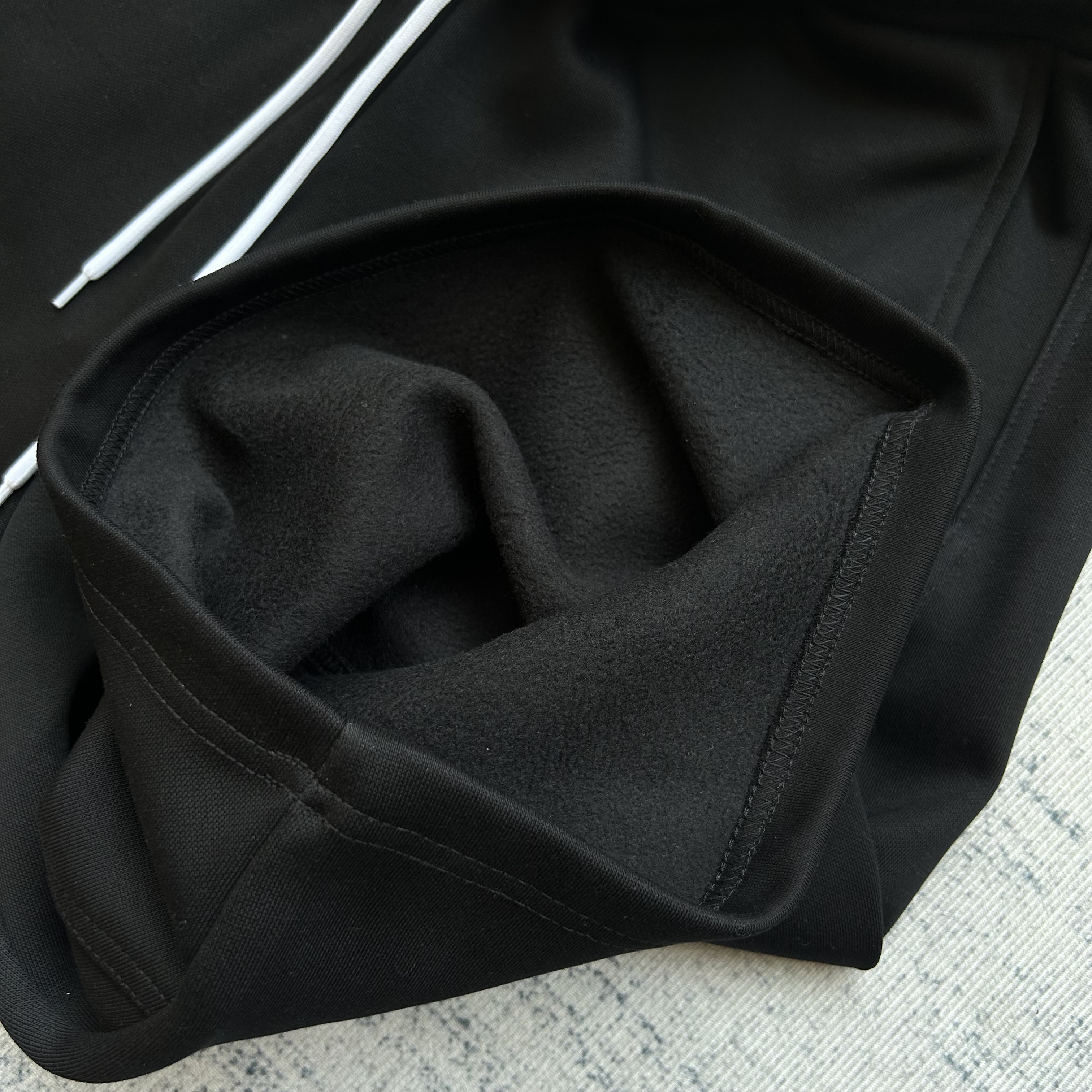 Me*tra tracky shorts - Image 6